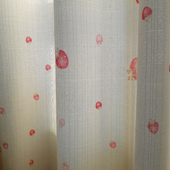 Cute Strawberry Curtains - Picture 2 of 4